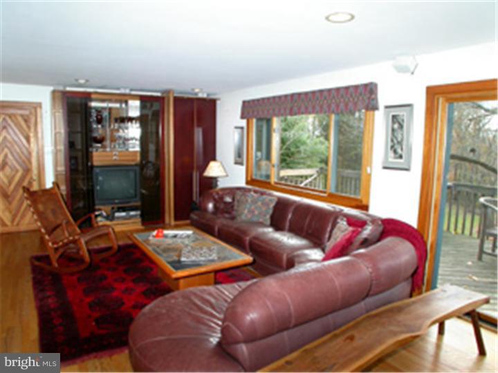 246 Valley Road Media, PA 19063 - Photo 4 of 14