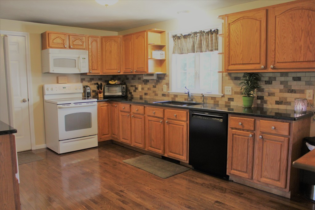 2 Edward Road Dudley, MA 01571 - Photo 3 of 30 Gallery Image 3