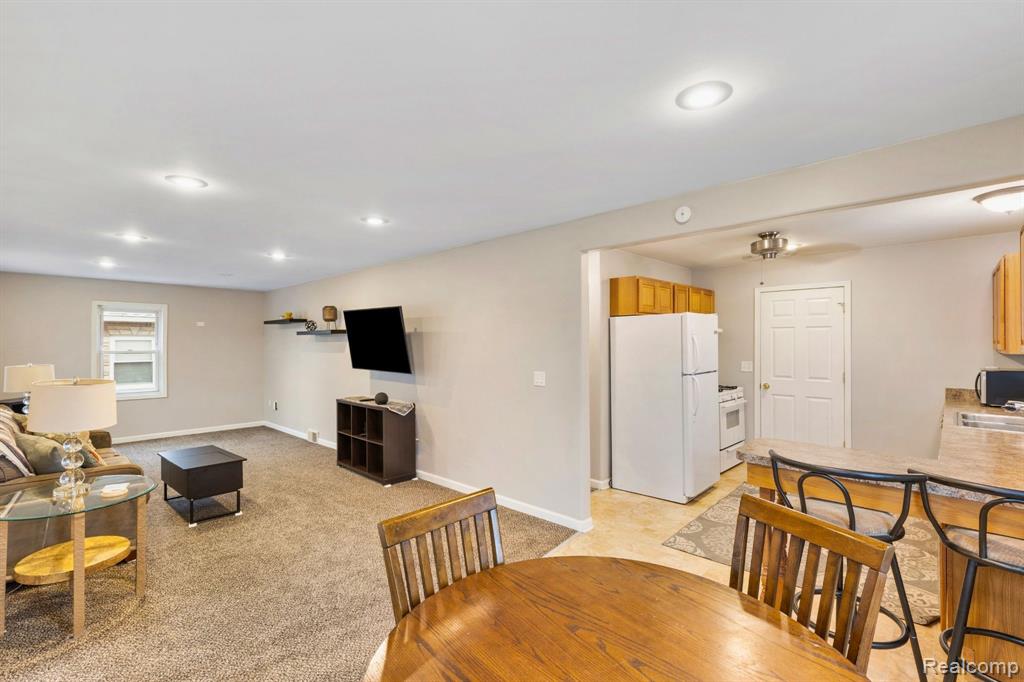 11110 Pardee Road Taylor, MI 48180 - Photo 12 of 26 Gallery Image 12