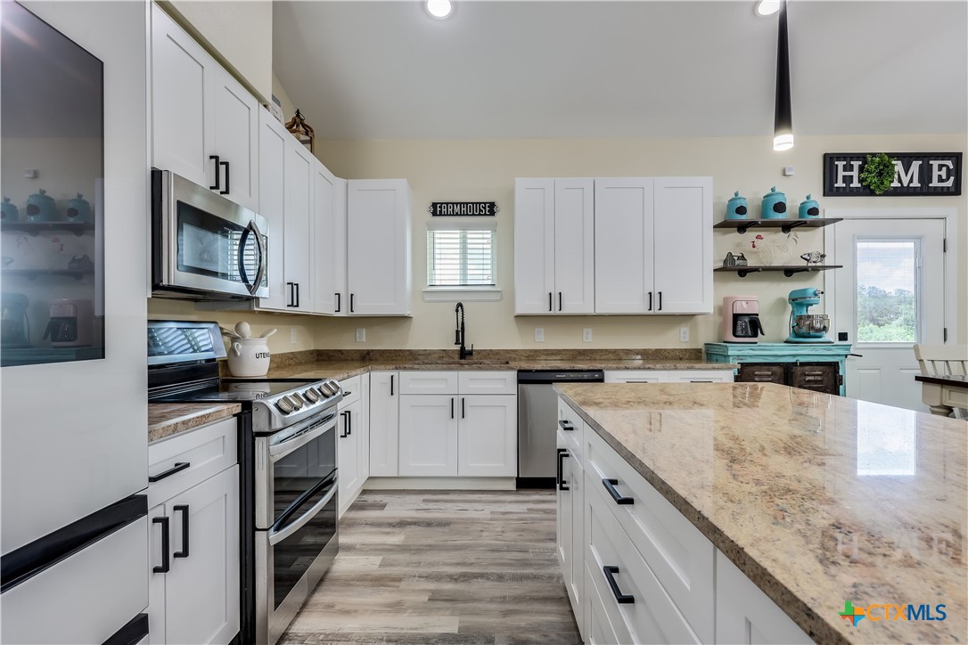 537 Lower Elgin Road Elgin, TX 78621 - Photo 11 of 45