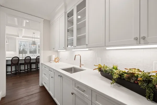 $3,000,000 | 17 Wyndemere Lane, Natick, MA 01760