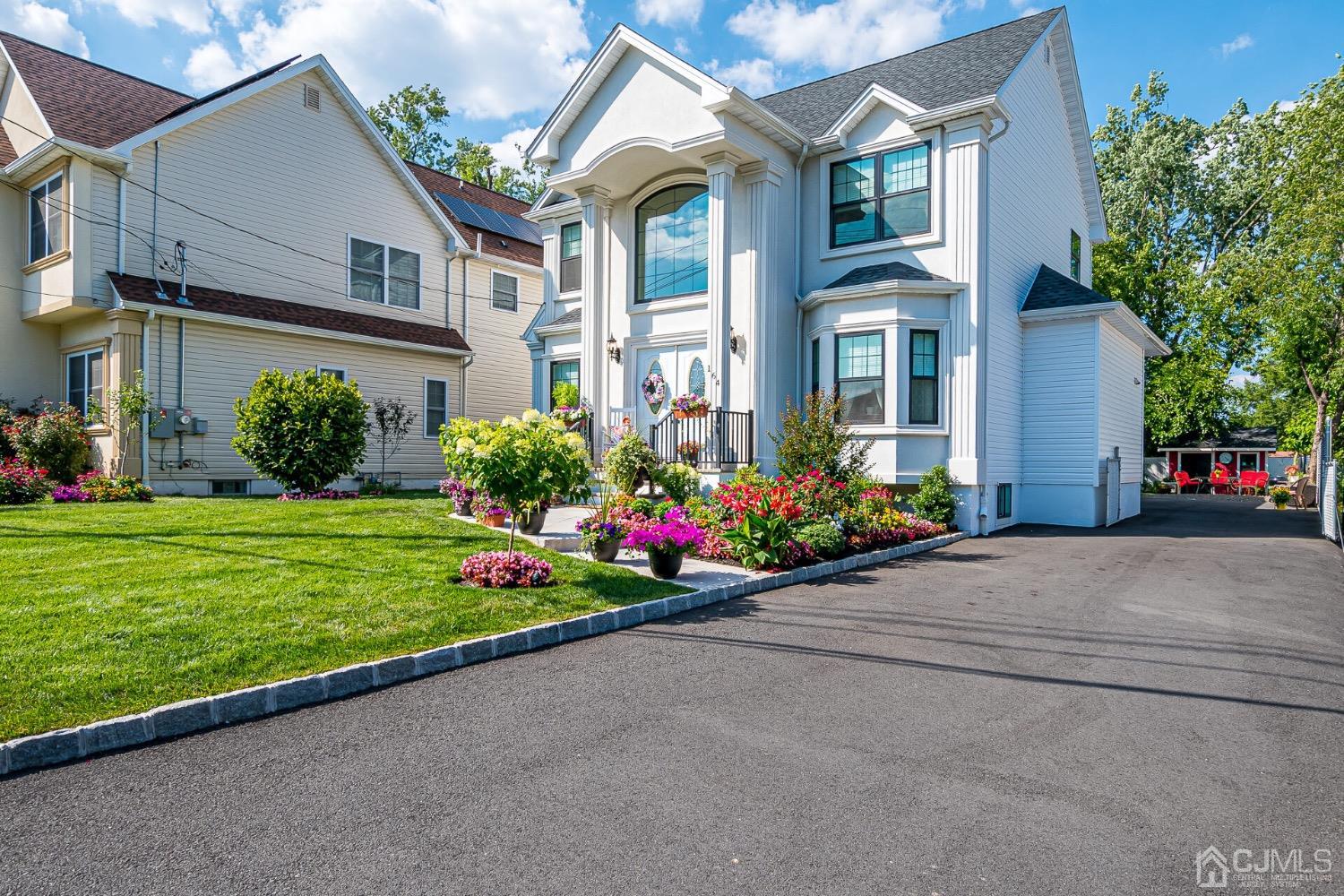 164 Parsonage Road Edison, NJ 08837 - Photo 2 of 34