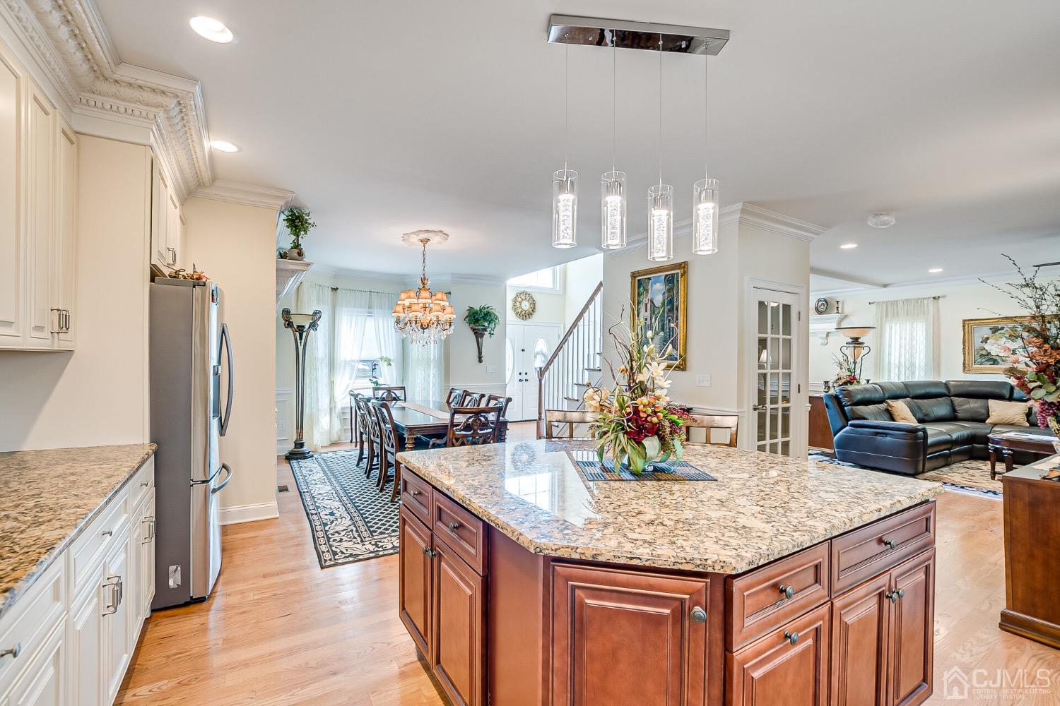 164 Parsonage Road Edison, NJ 08837 - Photo 7 of 34