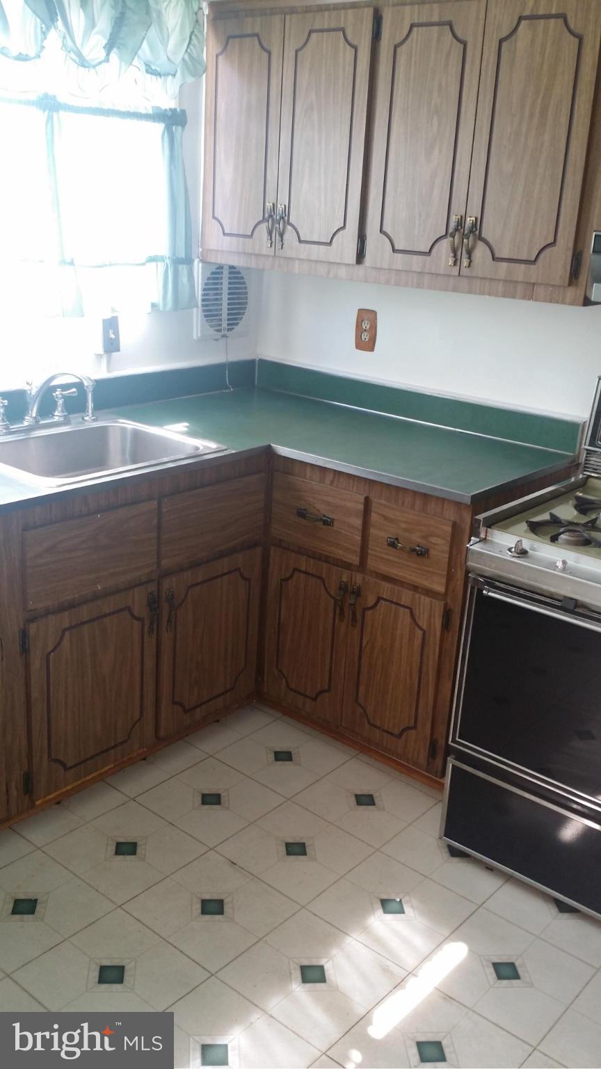 709 Decatur Place Northeast Washington, DC 20017 - Photo 8 of 21 Kitchen