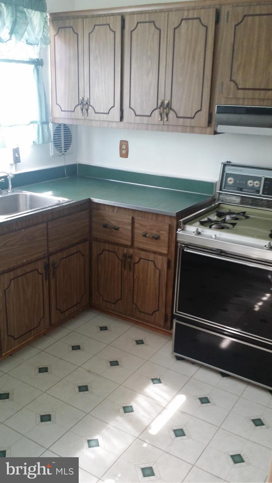 709 Decatur Place Northeast Washington, DC 20017 - Photo 10 of 21 Kitchen