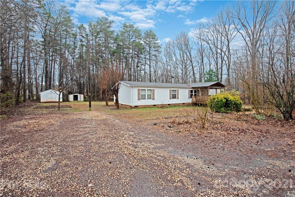 1535 Lane Road Mount Holly, NC 28120 - Photo 4 of 36 Gallery Image 4