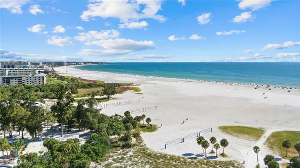 $2,849,000 | 1749 Sandalwood Drive, Sarasota, FL 34231