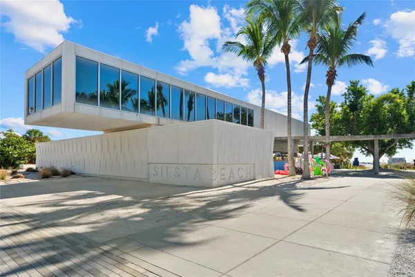 $2,849,000 | 1749 Sandalwood Drive, Sarasota, FL 34231