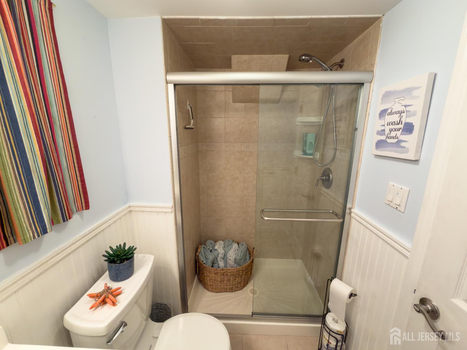 23 Westminster Road Colonia, NJ 07067 - Photo 21 of 40