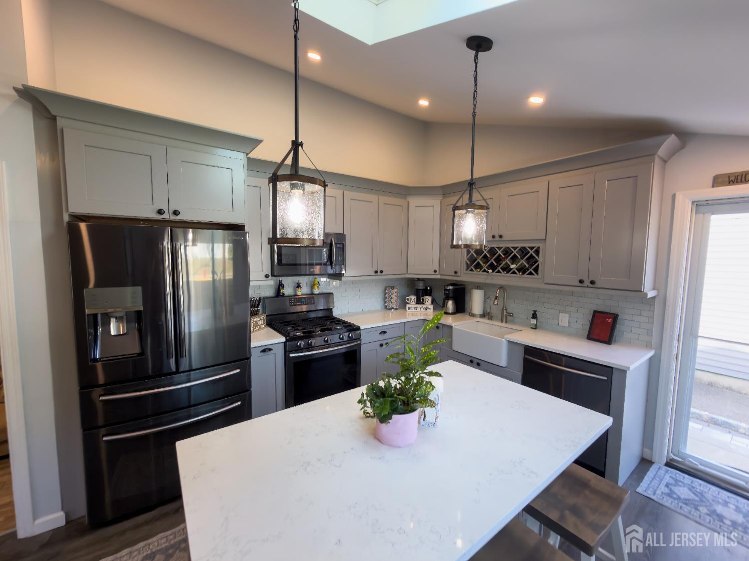 23 Westminster Road Colonia, NJ 07067 - Photo 9 of 40