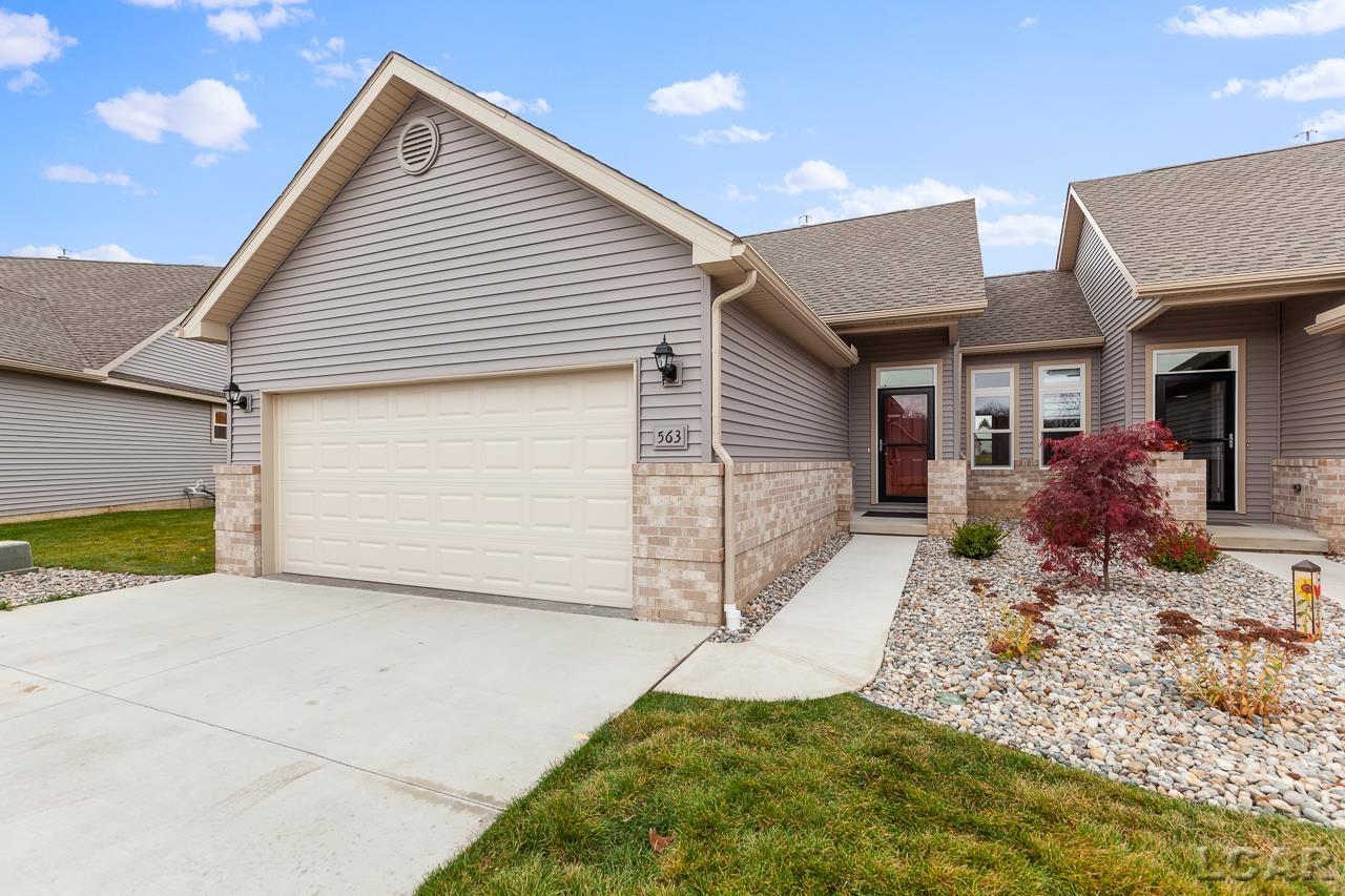 563 Ridge Lane Tecumseh, MI 49286 - Photo 1 of 38 50066988.JPG