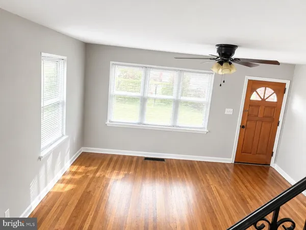 $2,600 | 808 Delaware Avenue, Riverside, NJ 08075