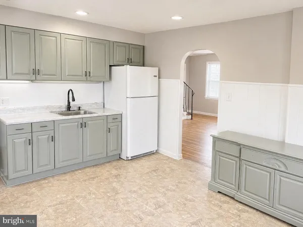 $2,600 | 808 Delaware Avenue, Riverside, NJ 08075