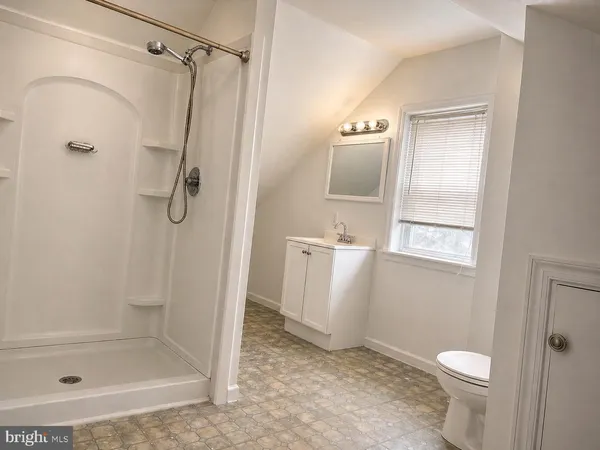 $2,600 | 808 Delaware Avenue, Riverside, NJ 08075
