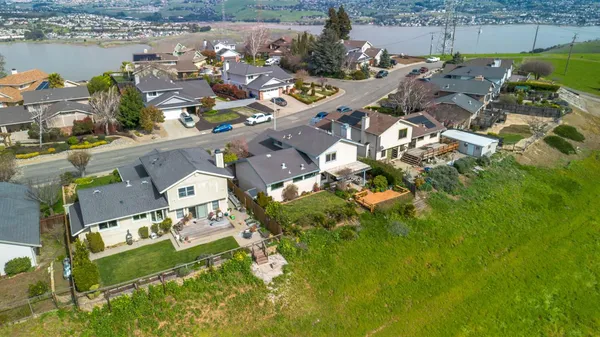 $809,900 | 408 Duperu Drive, Crockett, CA 94525