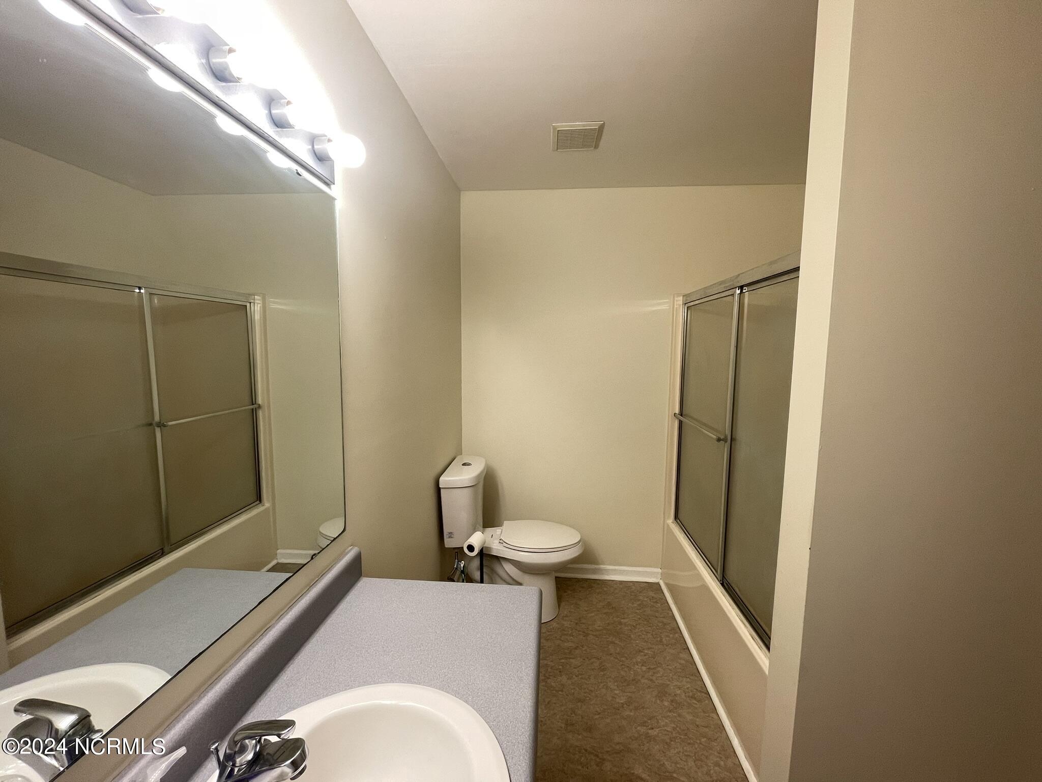 312 Foxhall Road Newport, NC 28570 - Photo 23 of 27 2nd Bathroom