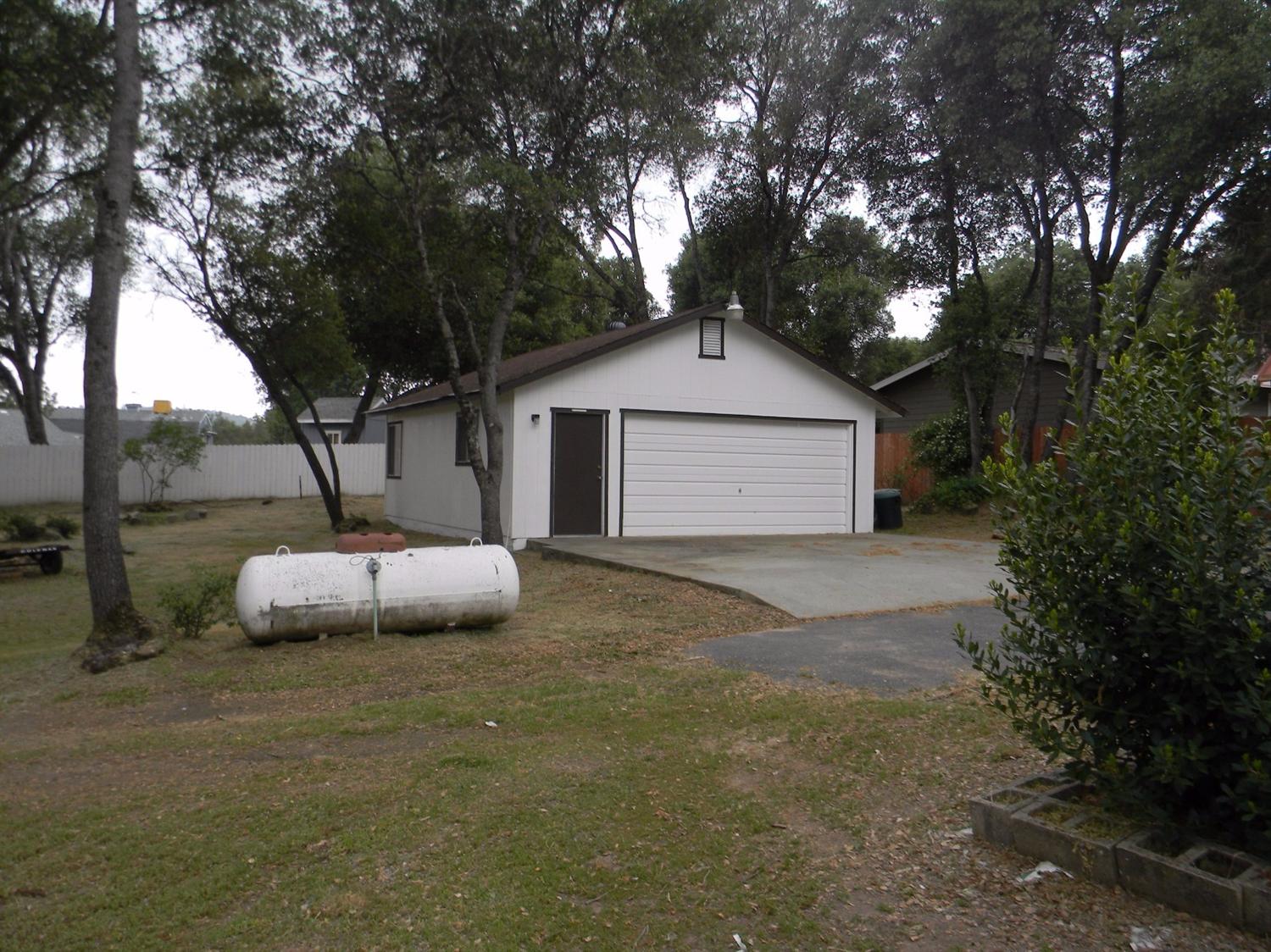 32416 Chickasaw Road Coarsegold, CA 93614 - Photo 7 of 22 Shop