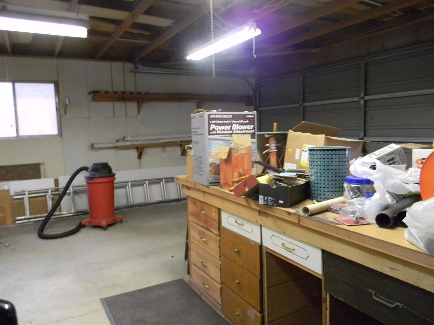 32416 Chickasaw Road Coarsegold, CA 93614 - Photo 9 of 22 Another view inside the shop.