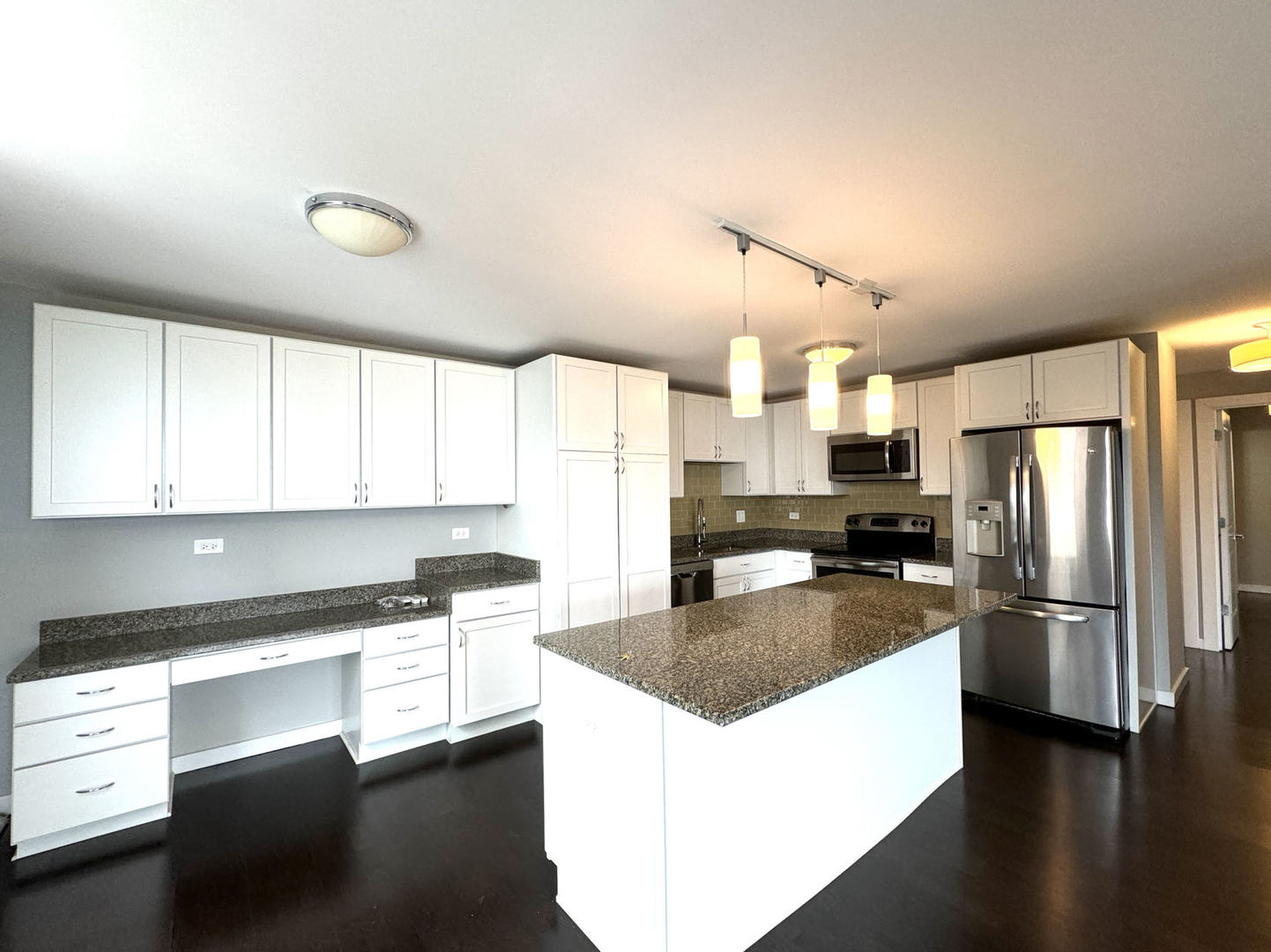 3033 North Sheridan Road, Unit 1505 Chicago, IL 60657 - Photo 5 of 12