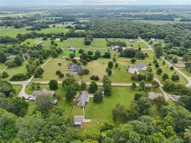 $448,000 | 46 Northeast 231st Road, Warrensburg, MO 64093