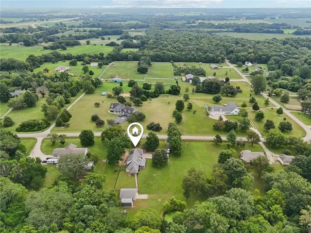 $448,000 | 46 Northeast 231st Road, Warrensburg, MO 64093