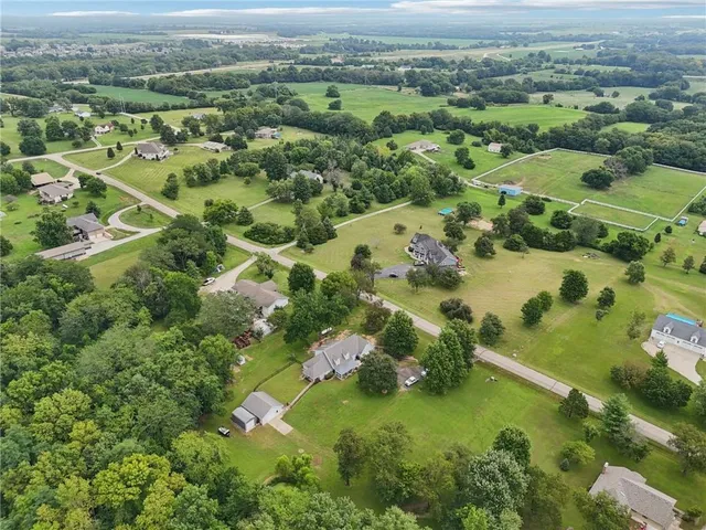 $448,000 | 46 Northeast 231st Road, Warrensburg, MO 64093