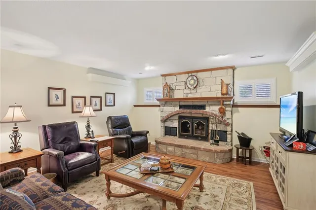 $448,000 | 46 Northeast 231st Road, Warrensburg, MO 64093