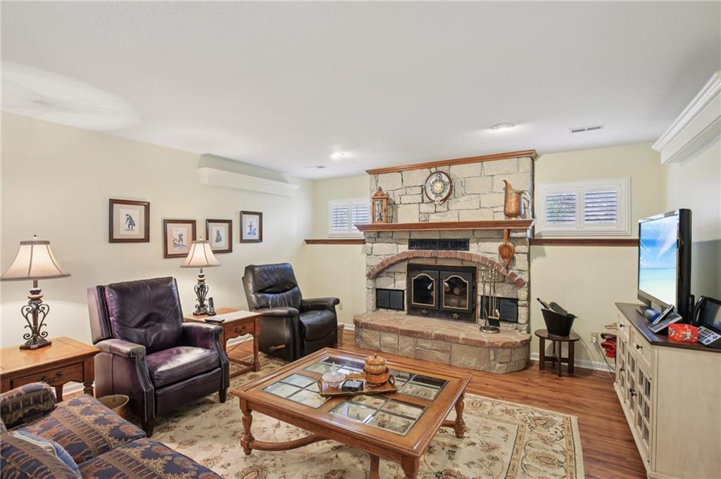 46 Northeast 231st Road Warrensburg, MO 64093 - Photo 6 of 59