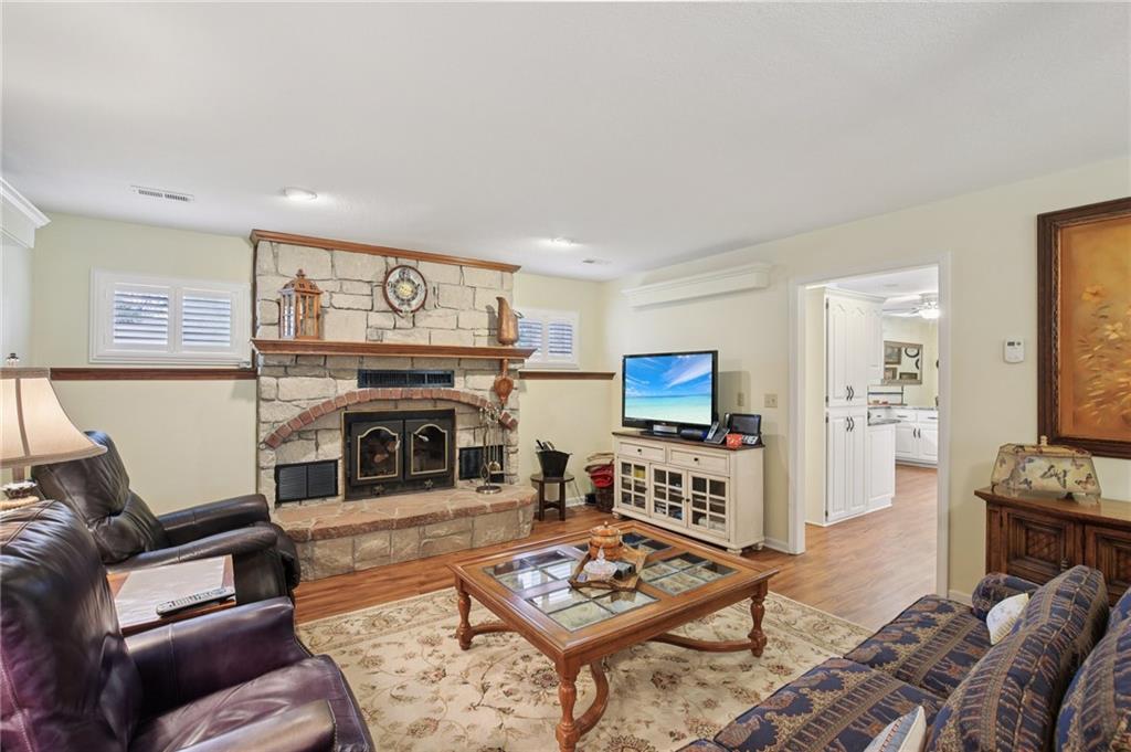 46 Northeast 231st Road Warrensburg, MO 64093 - Photo 8 of 59