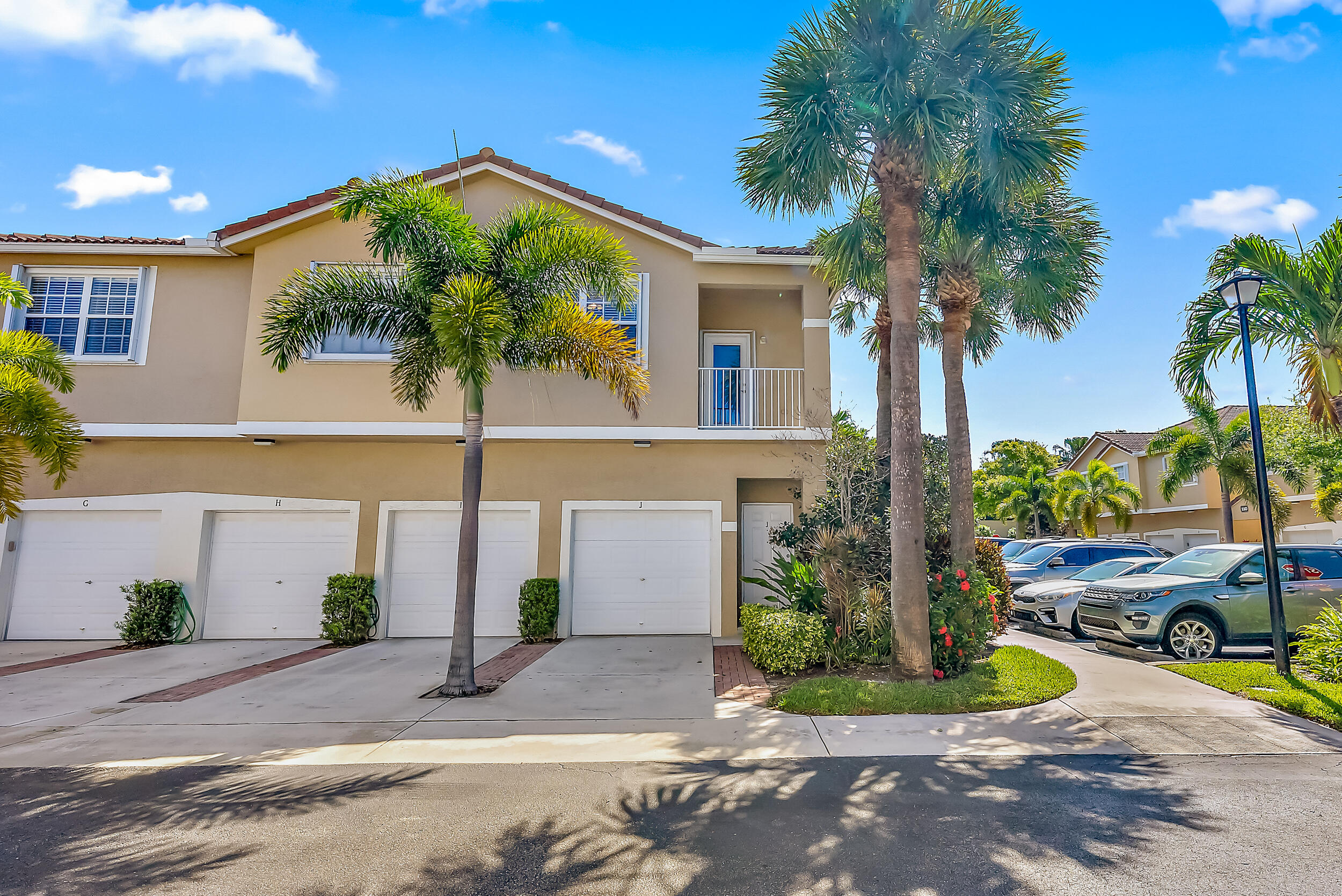112 Lighthouse Circle, Unit J Tequesta, FL 33469 - Photo 2 of 18 Exterior