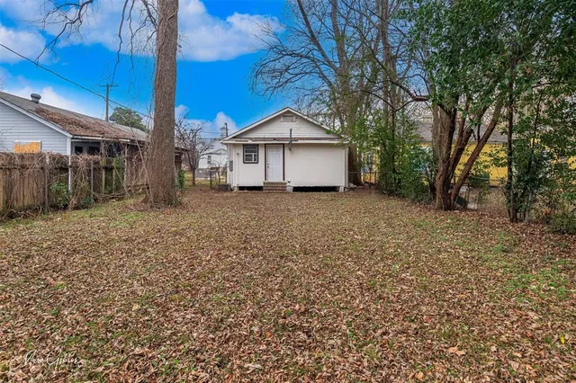 $785 | 325 Edwards Street, Bossier City, LA 71111