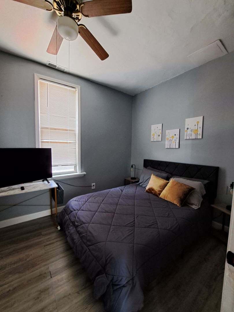 3128 North Clybourn Avenue, Unit 2R Chicago, IL 60618 - Photo 15 of 33