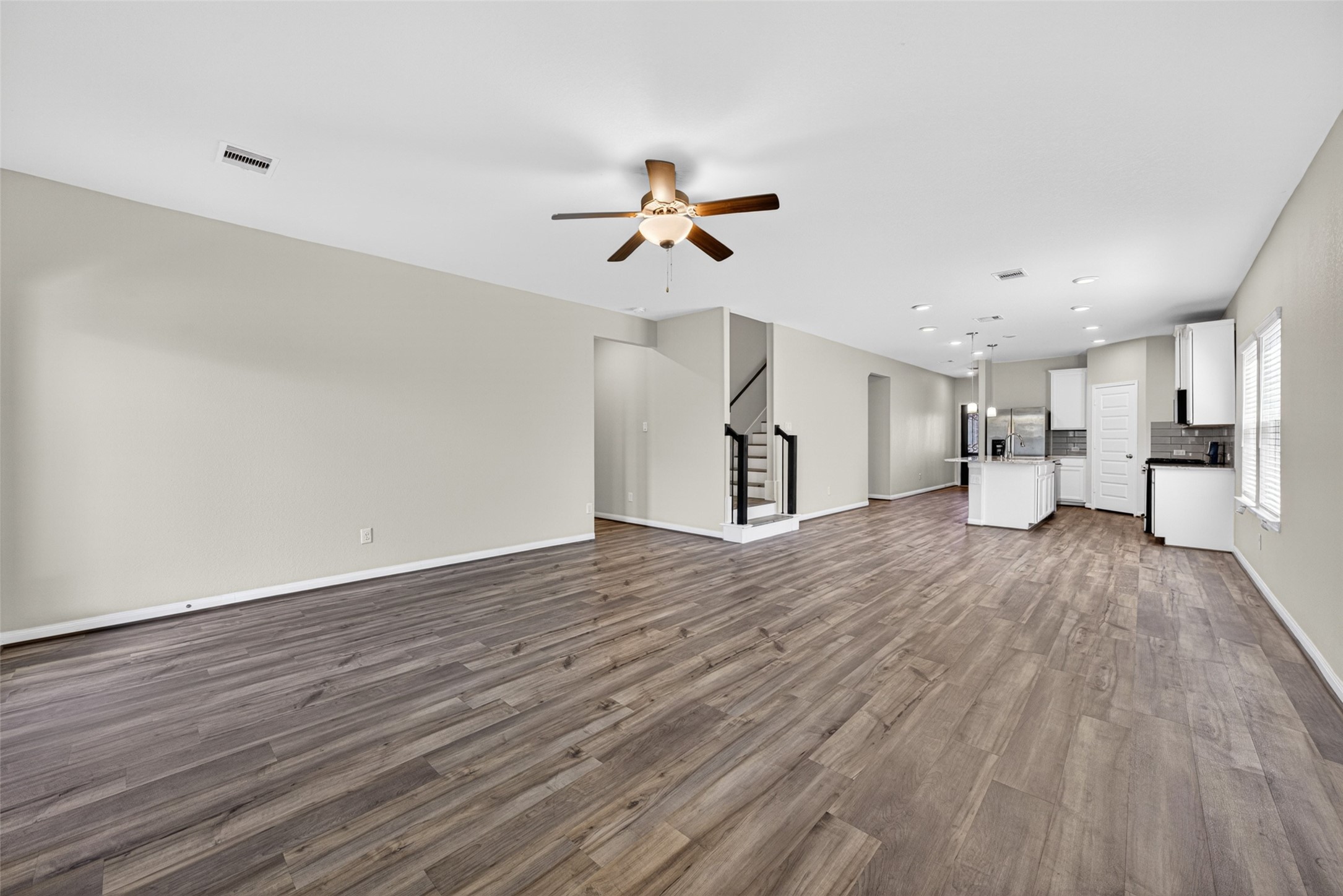 927 Cloverdale Drive Rosharon, TX 77583 - Photo 23 of 46