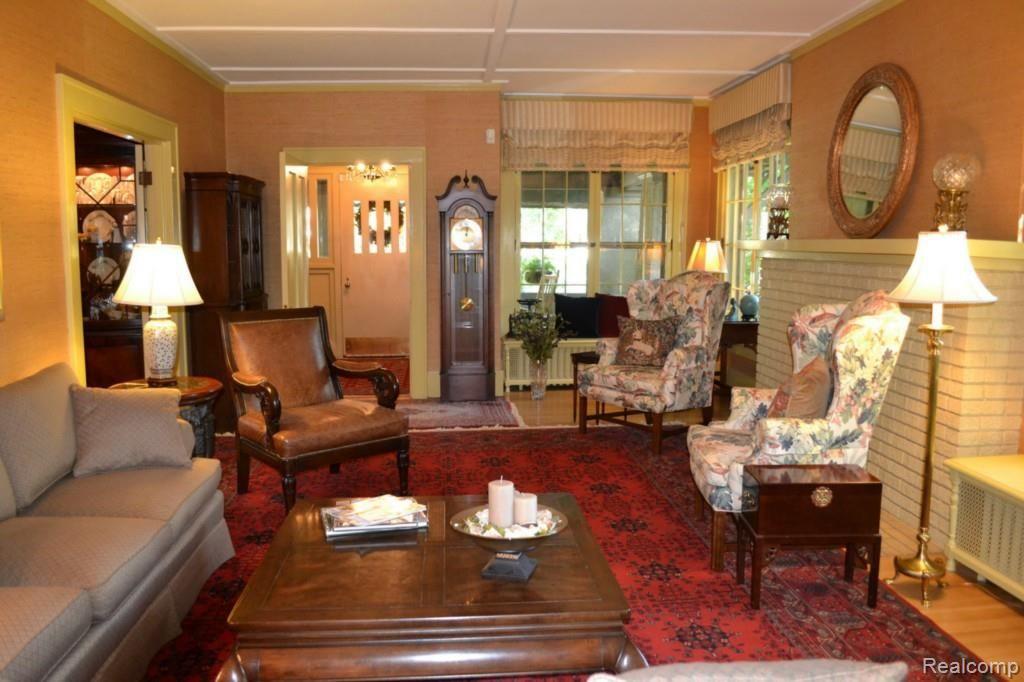 952 Southfield Road Birmingham, MI 48009 - Photo 6 of 25 Living Room