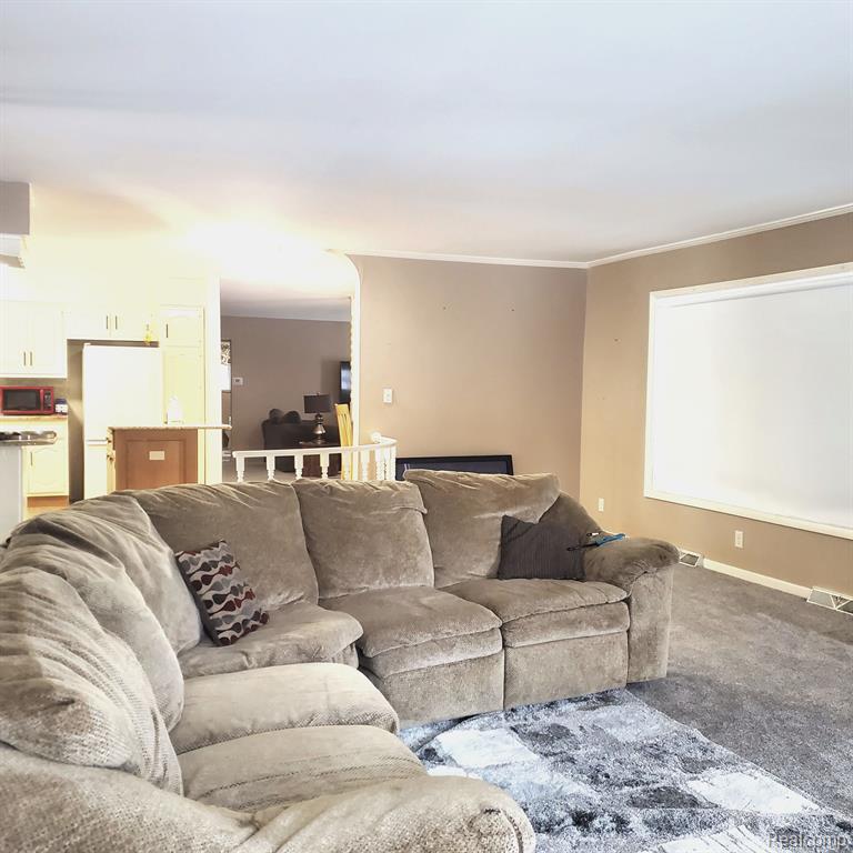 4153 Hackberry Road Bridgeport, MI 48722 - Photo 7 of 53
