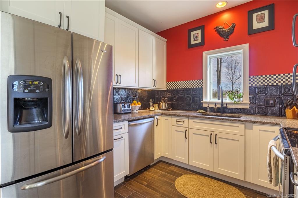 566 Cabbage Patch Road Burnsville, NC 28714 - Photo 20 of 48 Gallery Image 20