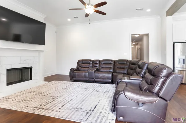 $335,000 | 6644 Silver Oak Drive, St. George, LA 70817