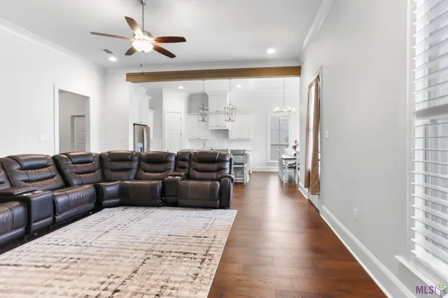 $335,000 | 6644 Silver Oak Drive, St. George, LA 70817