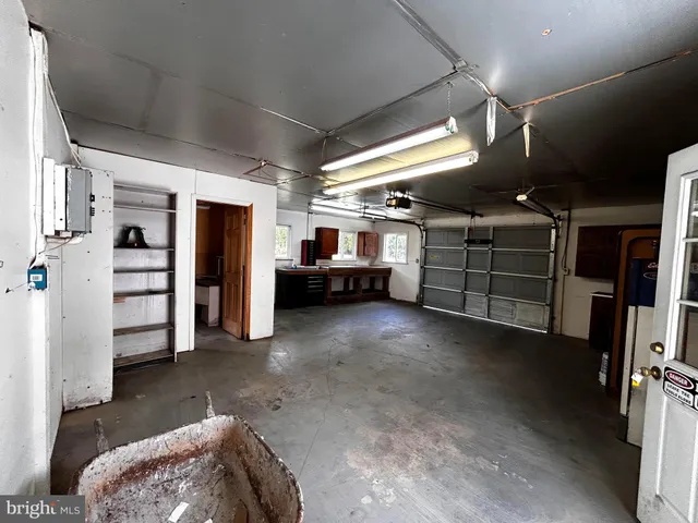 a view of a livingroom with furniture