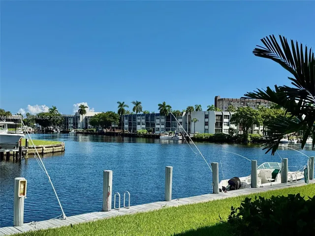 $225,000 | 930 Southeast 9th Avenue, Unit 8, Pompano Beach, FL 33060