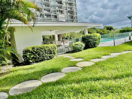 $190,000 | 930 Southeast 9th Avenue, Unit 8, Pompano Beach, FL 33060