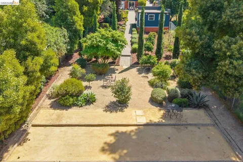 $949,000 | 7406 Circle Hill Drive, Oakland, CA 94605