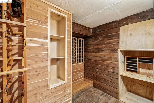 $949,000 | 7406 Circle Hill Drive, Oakland, CA 94605