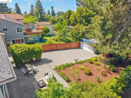 $949,000 | 7406 Circle Hill Drive, Oakland, CA 94605