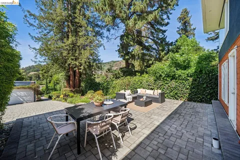 $949,000 | 7406 Circle Hill Drive, Oakland, CA 94605