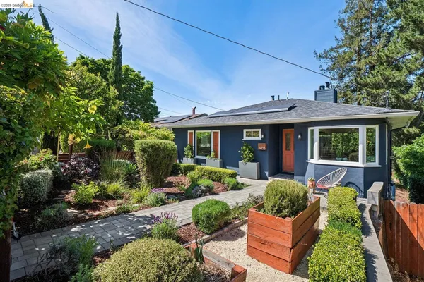 $949,000 | 7406 Circle Hill Drive, Oakland, CA 94605