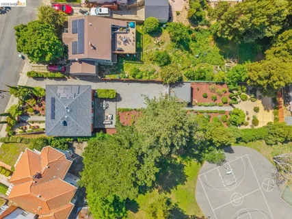$949,000 | 7406 Circle Hill Drive, Oakland, CA 94605