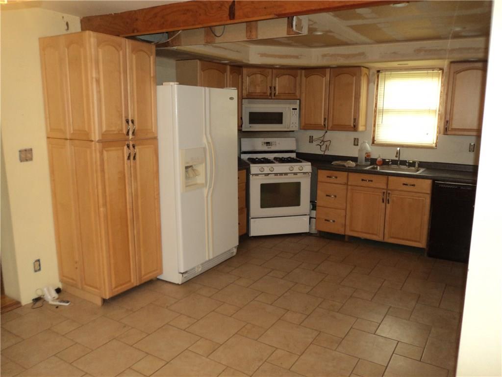 493 Connecticut Avenue Rochester, PA 15074 - Photo 2 of 8 Gallery Image 2