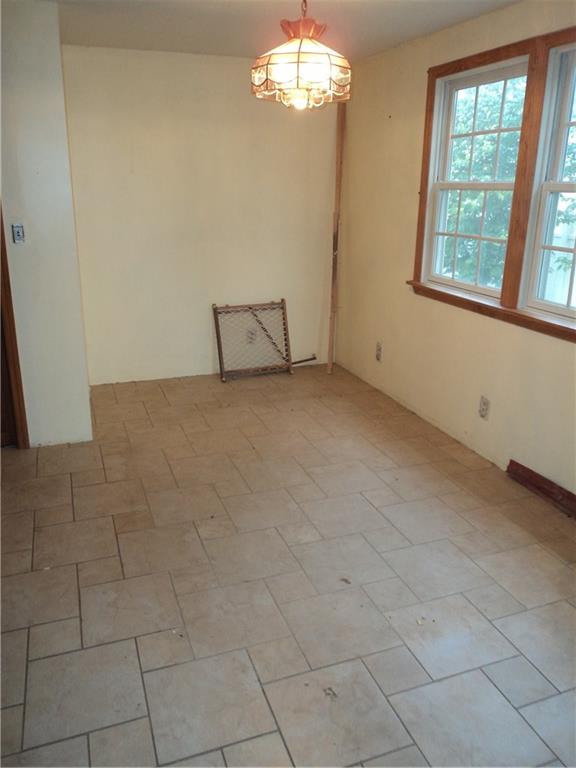 493 Connecticut Avenue Rochester, PA 15074 - Photo 3 of 8 Gallery Image 3