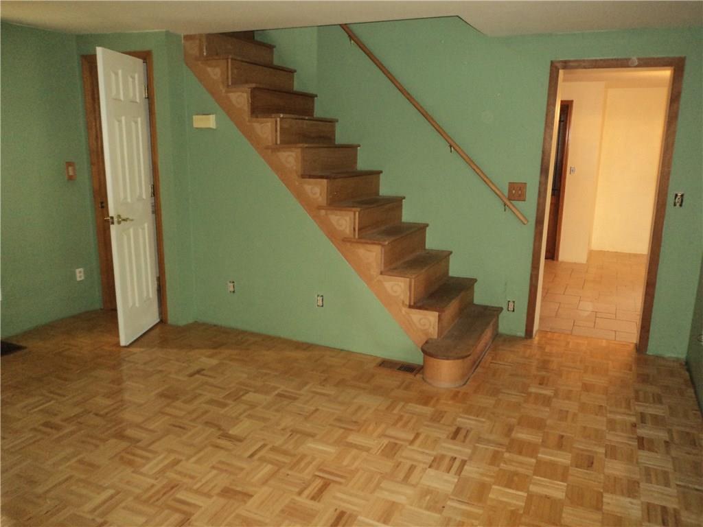493 Connecticut Avenue Rochester, PA 15074 - Photo 4 of 8 Gallery Image 4